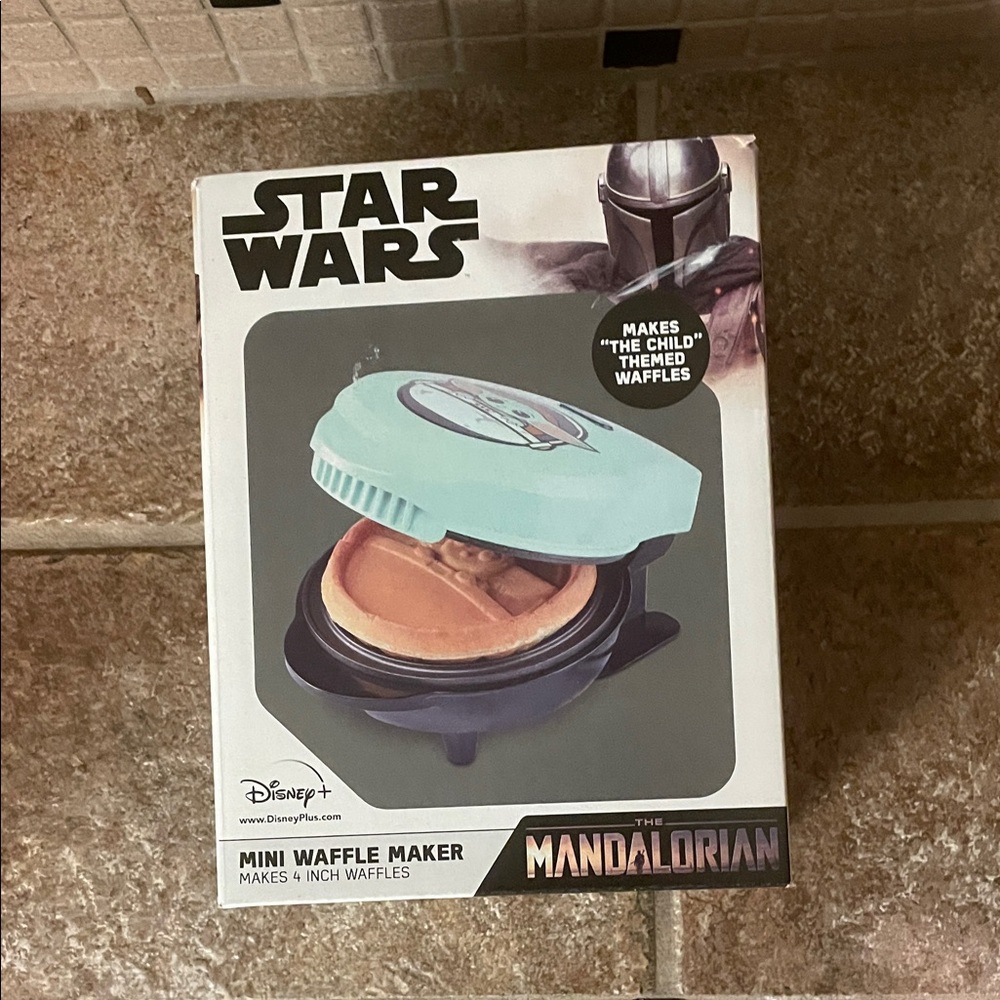 Disney Star Wars Mandalorian Waffle Maker - Blue and Black